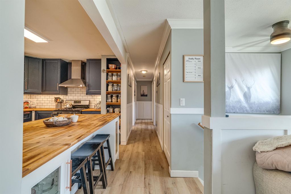 Photo of 35157 Skeena Avenue, Abbotsford, BC V2S 7H5 (MLS # R3087719)