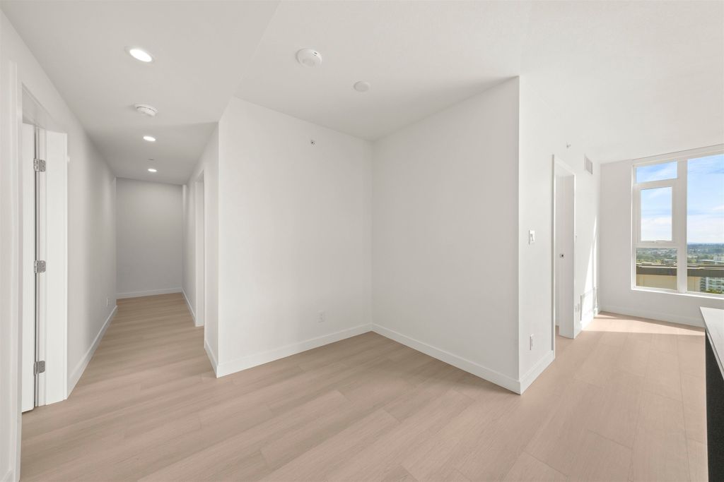 listing image 1104814380695585678