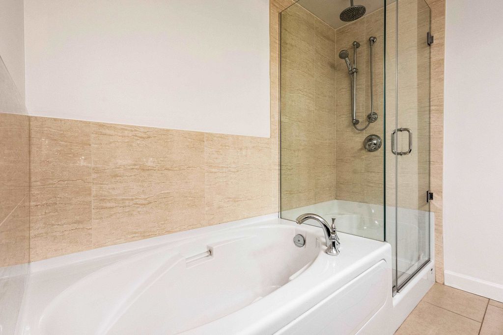 listing image 1104350540464320553