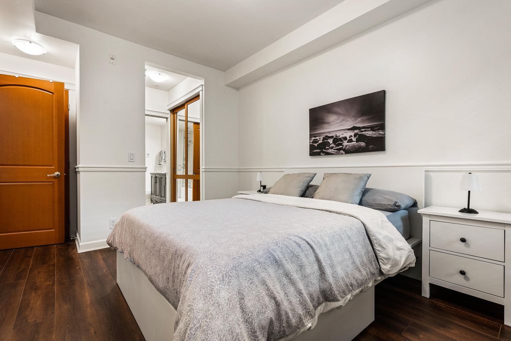 listing image 1104015414839551085