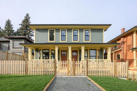 1125 Cartier Avenue 101 Coquitlam BC V3K 2C1