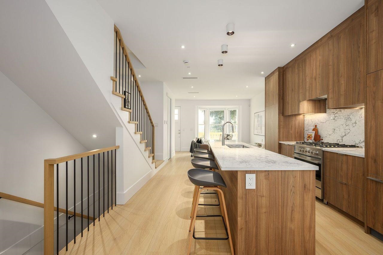 1125 Cartier Avenue 101