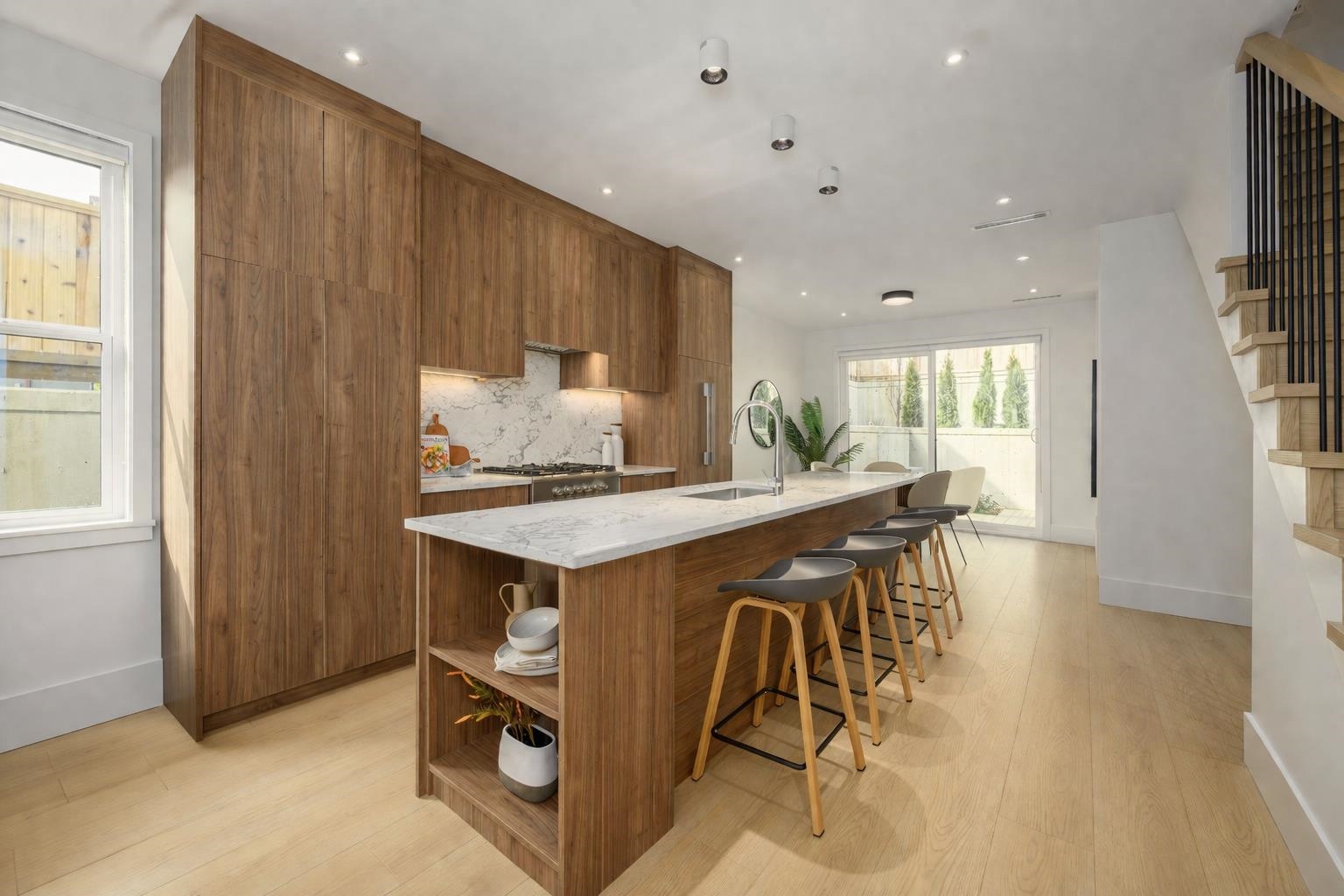 1125 Cartier Avenue 101