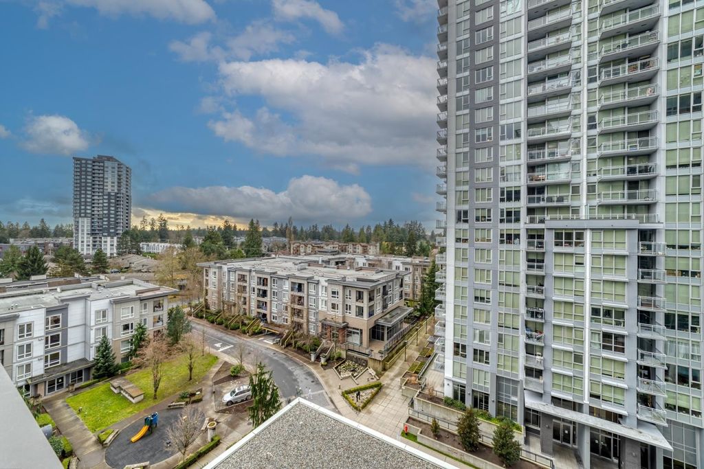 Photo of 13350 Central Avenue #906, Surrey, BC V3T 0S1 (MLS # R3148502)
