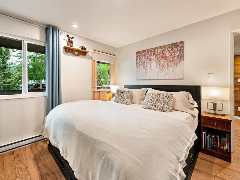 listing image 1103141399461950436