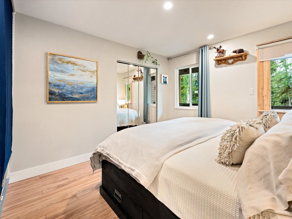 listing image 1106524224749191872