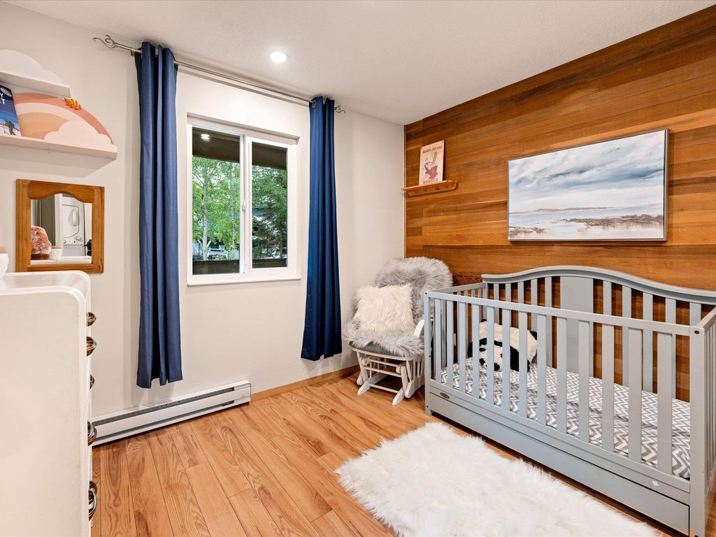 listing image 1104146431202461958