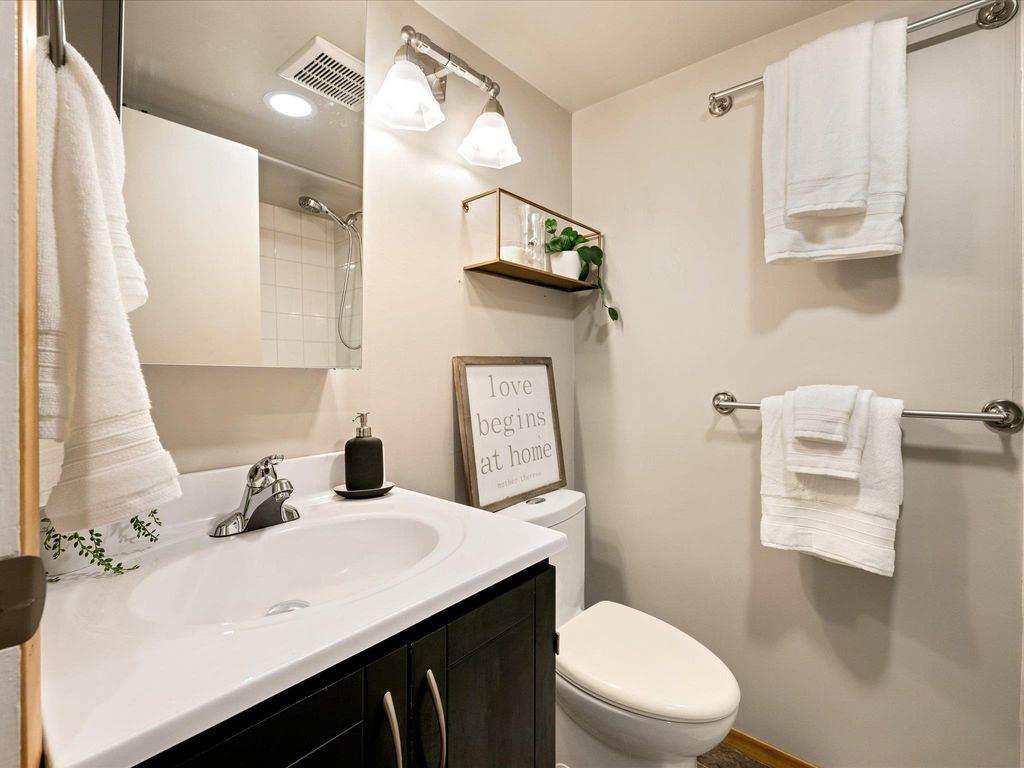 listing image 1109029148283855086