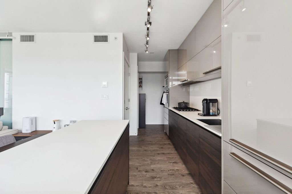 listing image 1107649099455175782