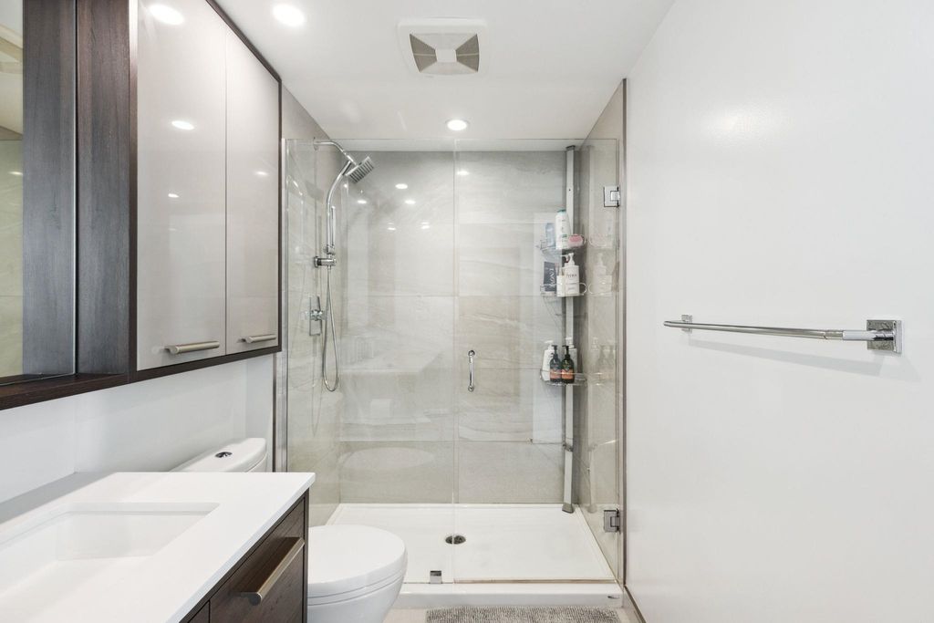 listing image 1107495810955446846