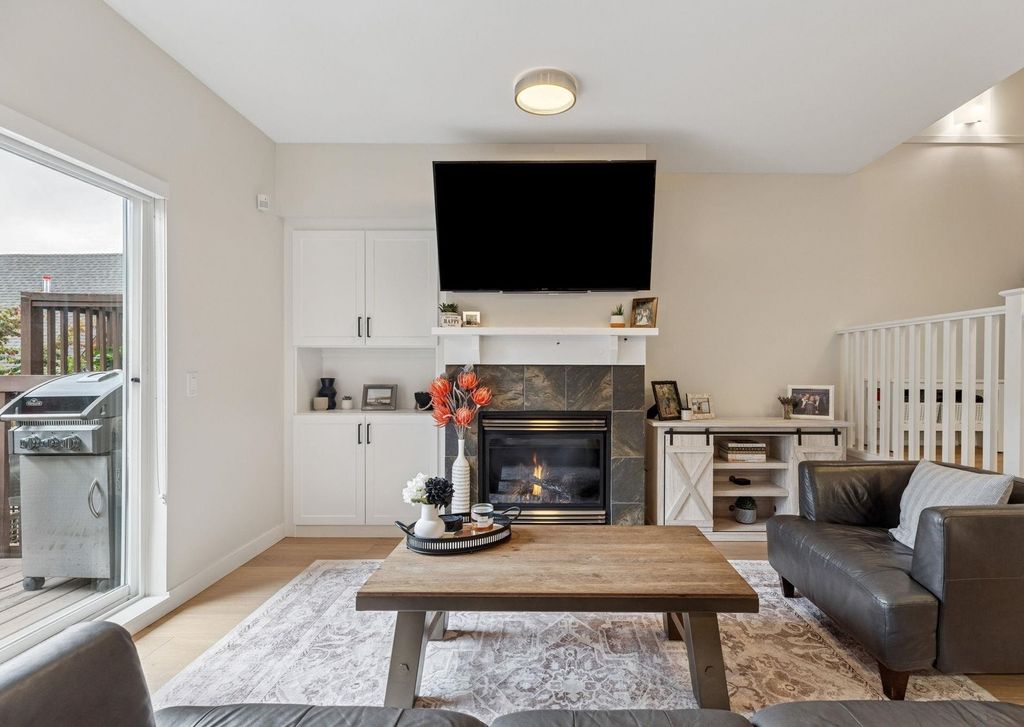 listing image 1104225247529590089