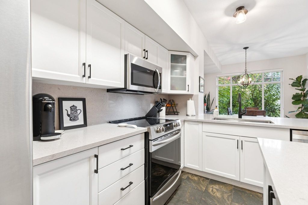 listing image 1106753256110842874