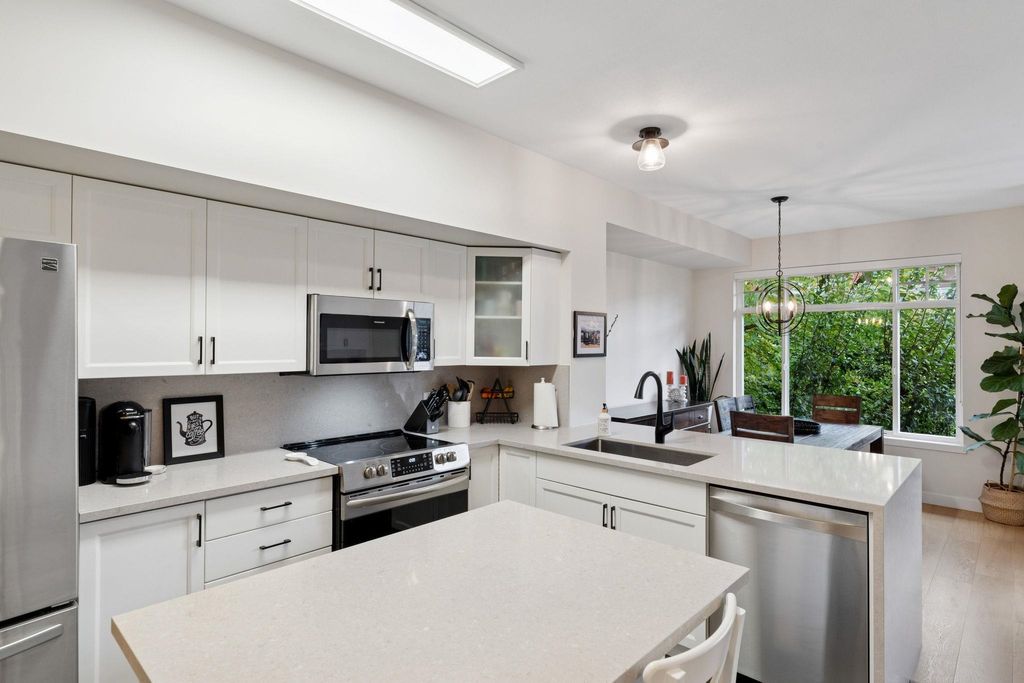 listing image 1105485659265410231