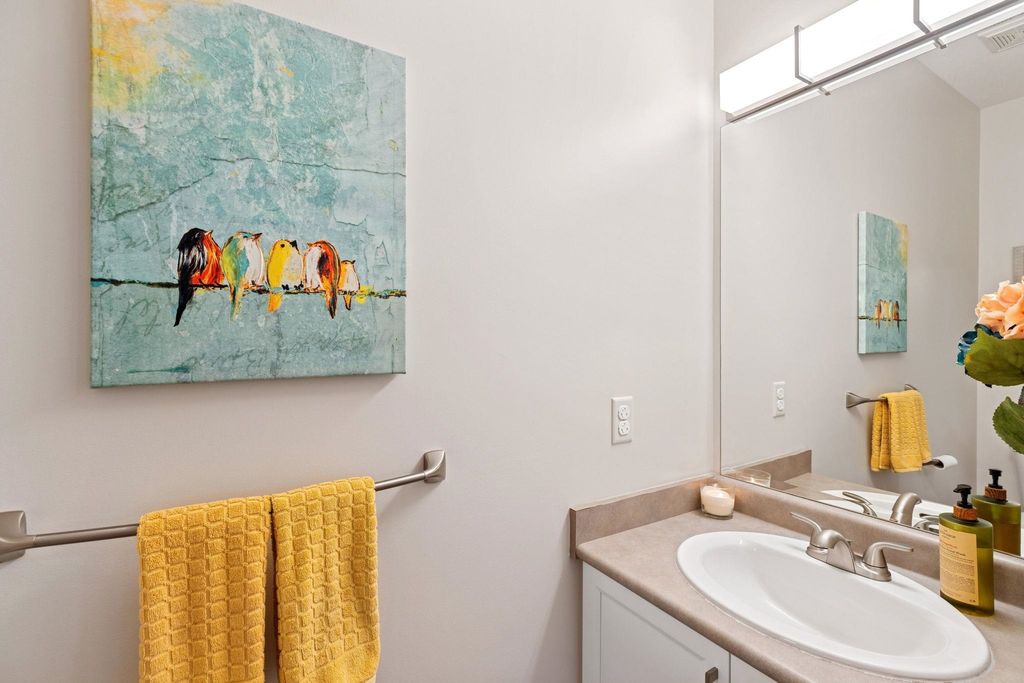 listing image 1103583977111816765