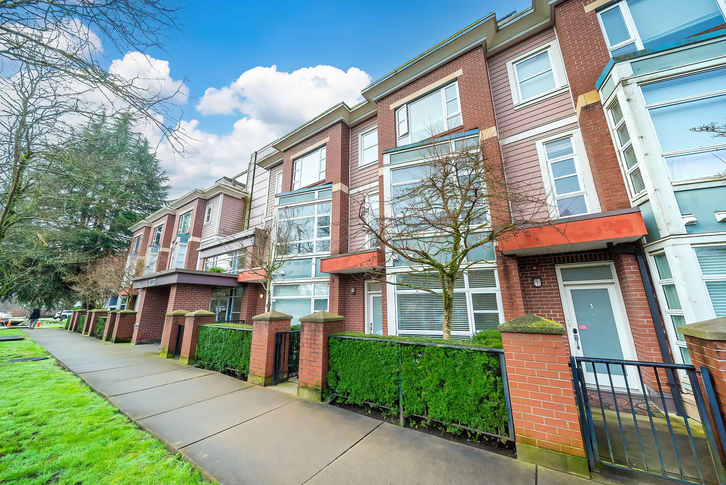 6611 Eckersley Road 2