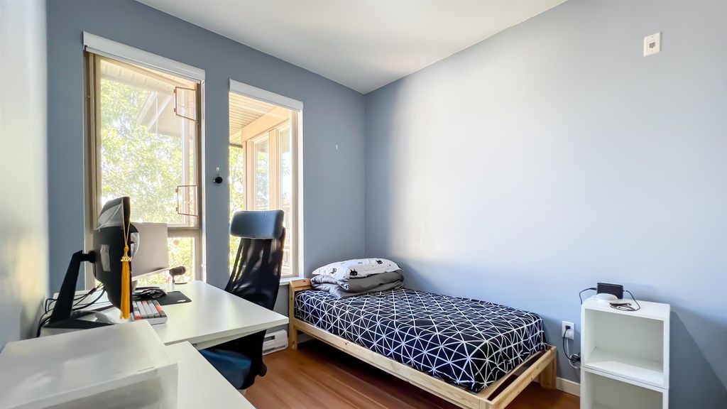listing image 1108540219359097422