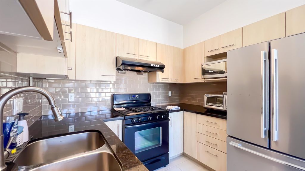 listing image 1109023780547199930