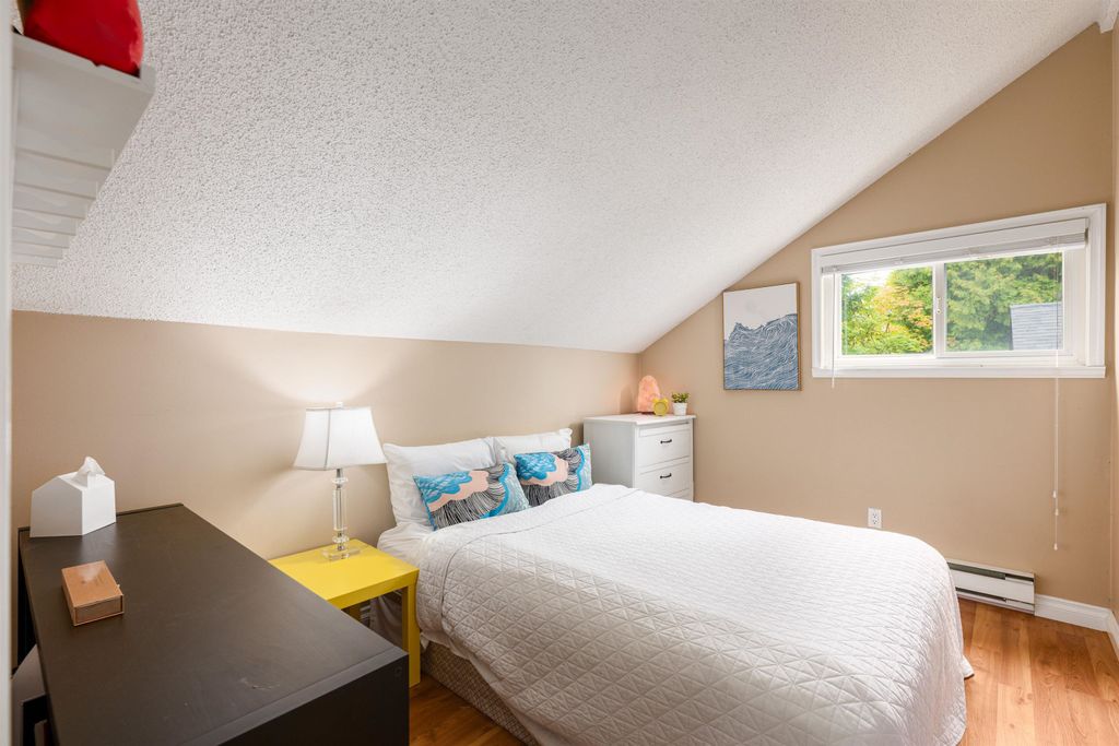listing image 1102340689716477213