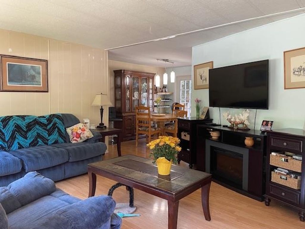listing image 1108469359511695775