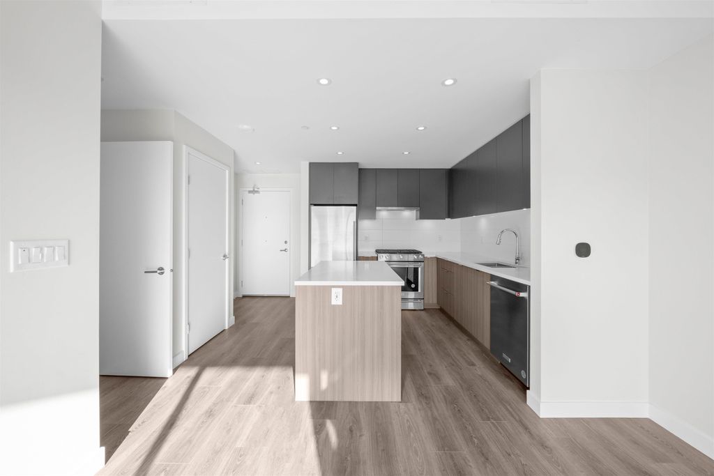 listing image 1102769802559233898