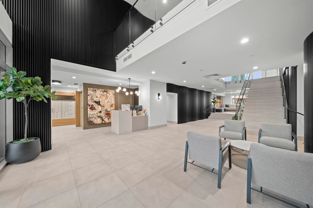 listing image 1102309423335374211