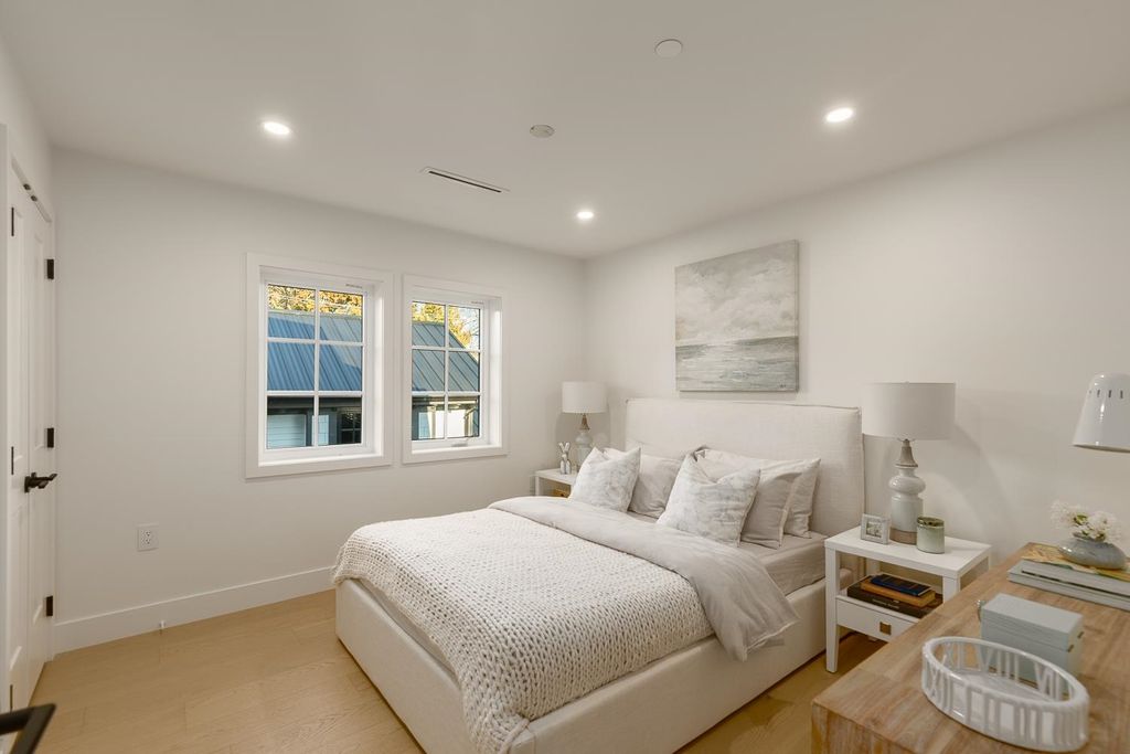 listing image 1102415467296557846
