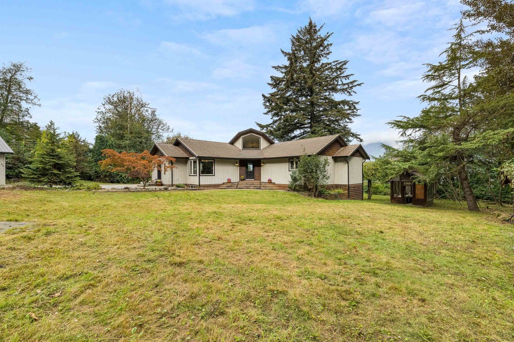 Photo of 8379 Chelmsford Place, Chilliwack, BC V2R 3X2 (MLS # R3130607)