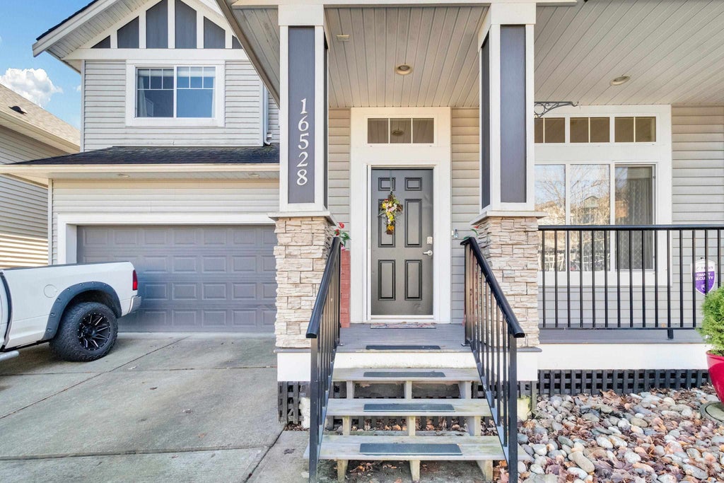 Photo of 16528 59a Avenue, Surrey, BC V3S 4N9 (MLS # R3161332)