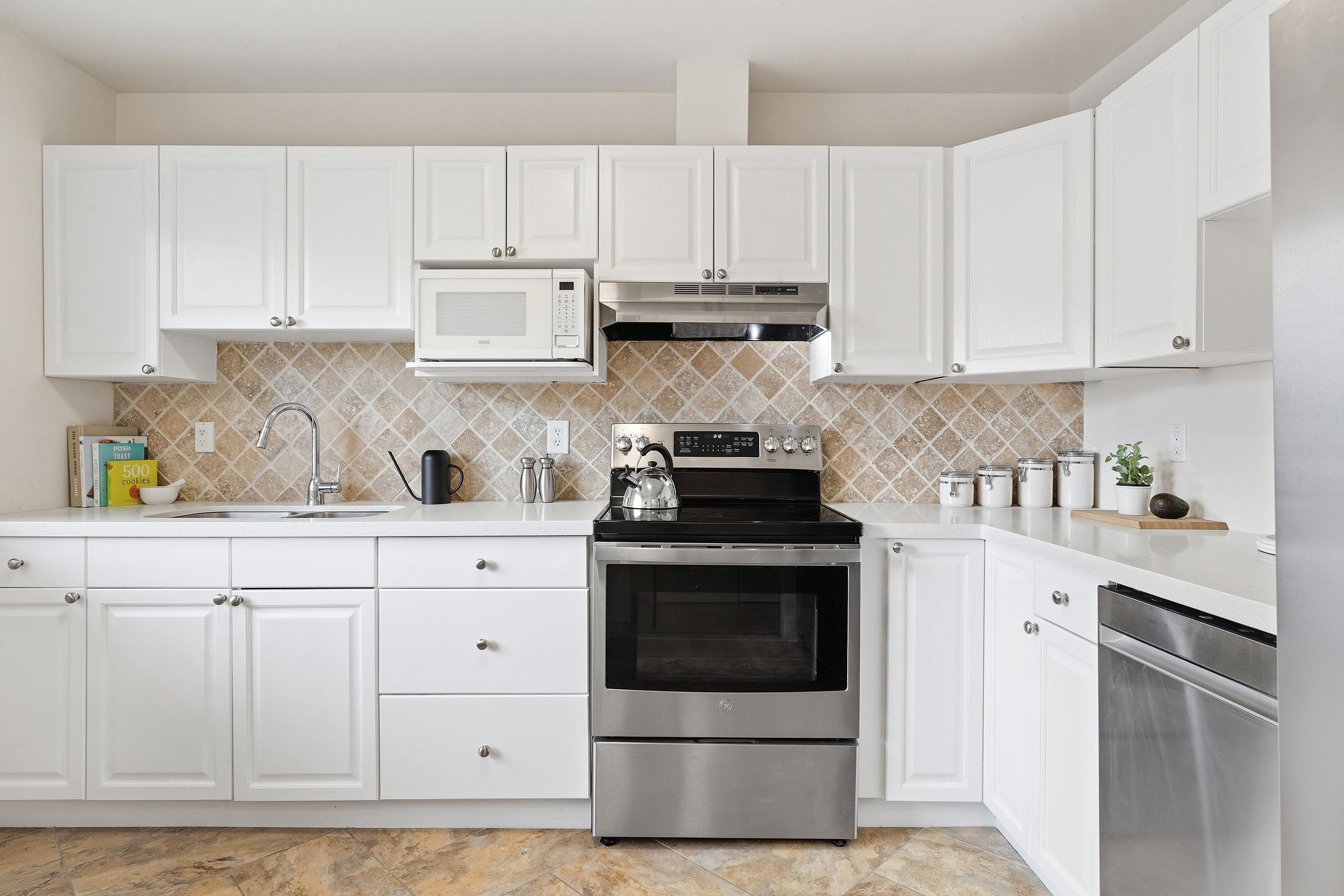 2329 Mountain Highway