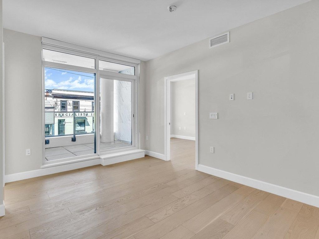listing image 1103194403692117499