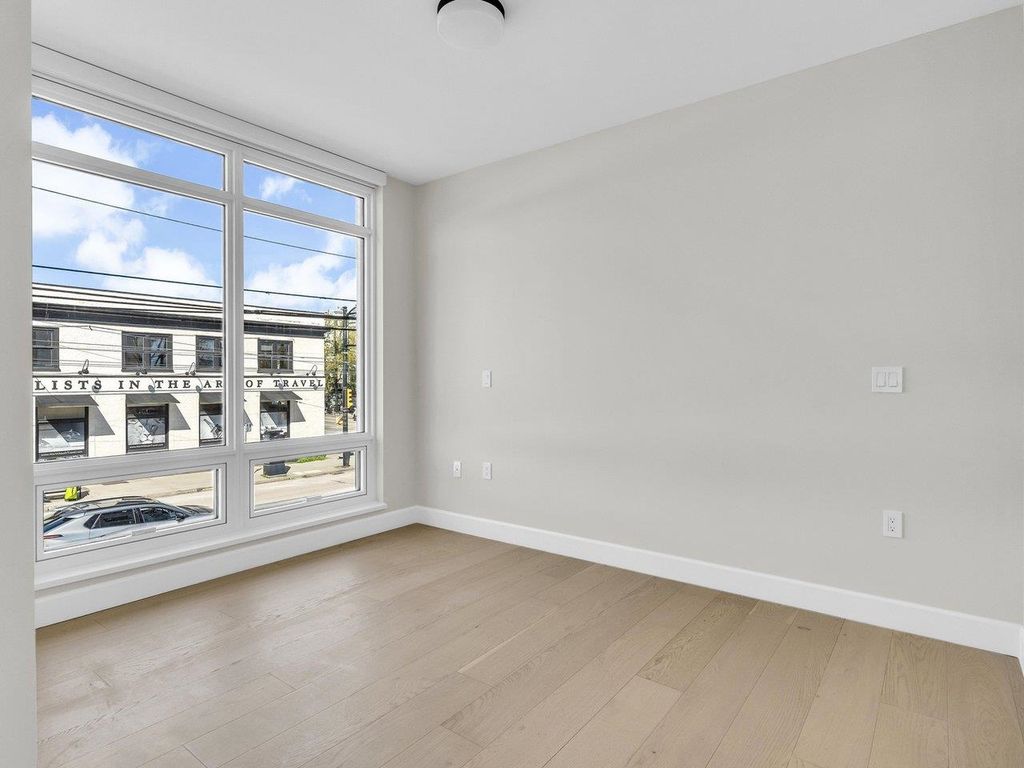 listing image 1101939405846030512