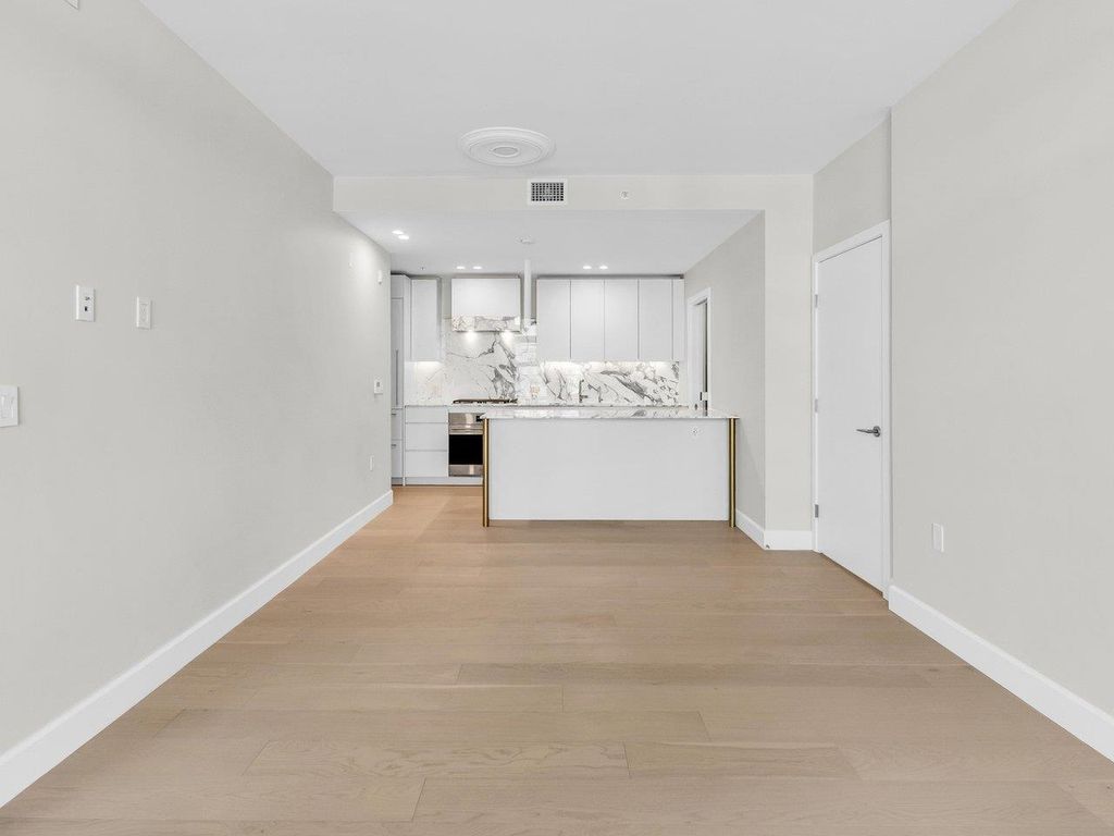listing image 1102968887077682581