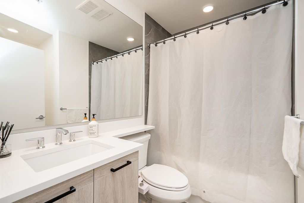 listing image 1107462009854056389