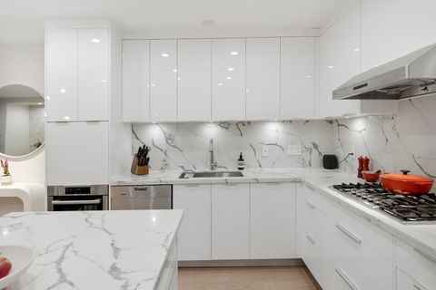 1961 Collingwood Street 211 Vancouver BC V6R 3K6