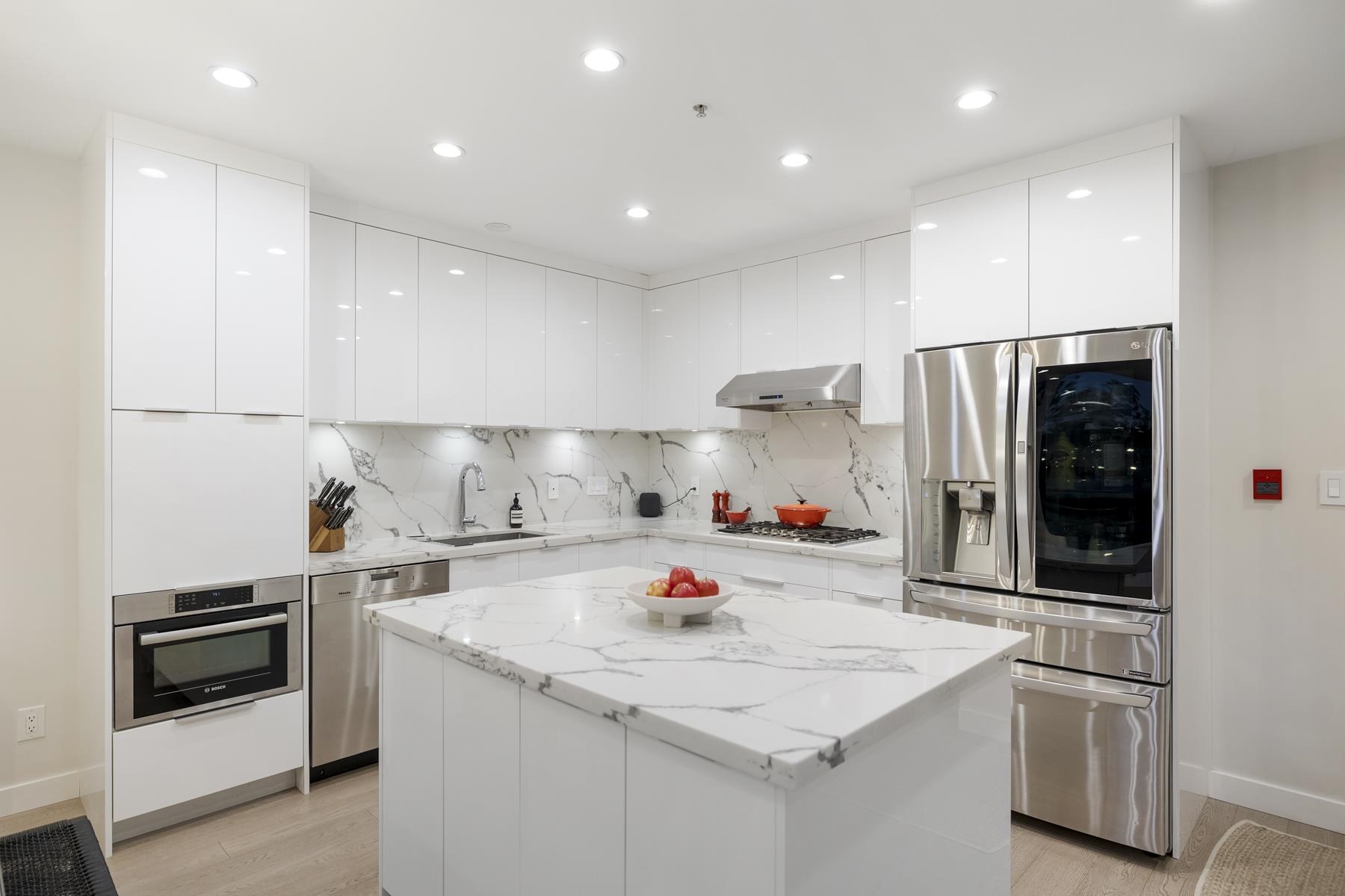 1961 Collingwood Street 211