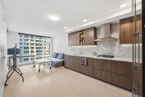 8800 Hazelbridge Way 912 Richmond BC V6X 0S3