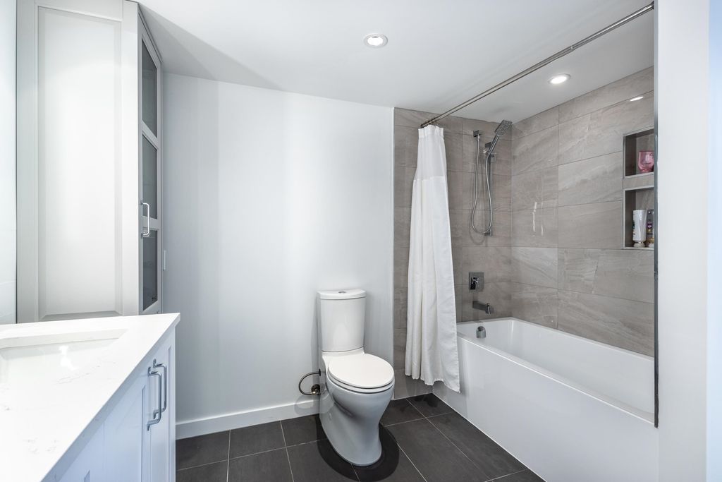 listing image 1106525205435470561