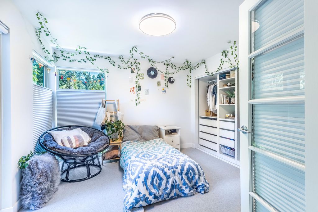 listing image 1109120405731990339