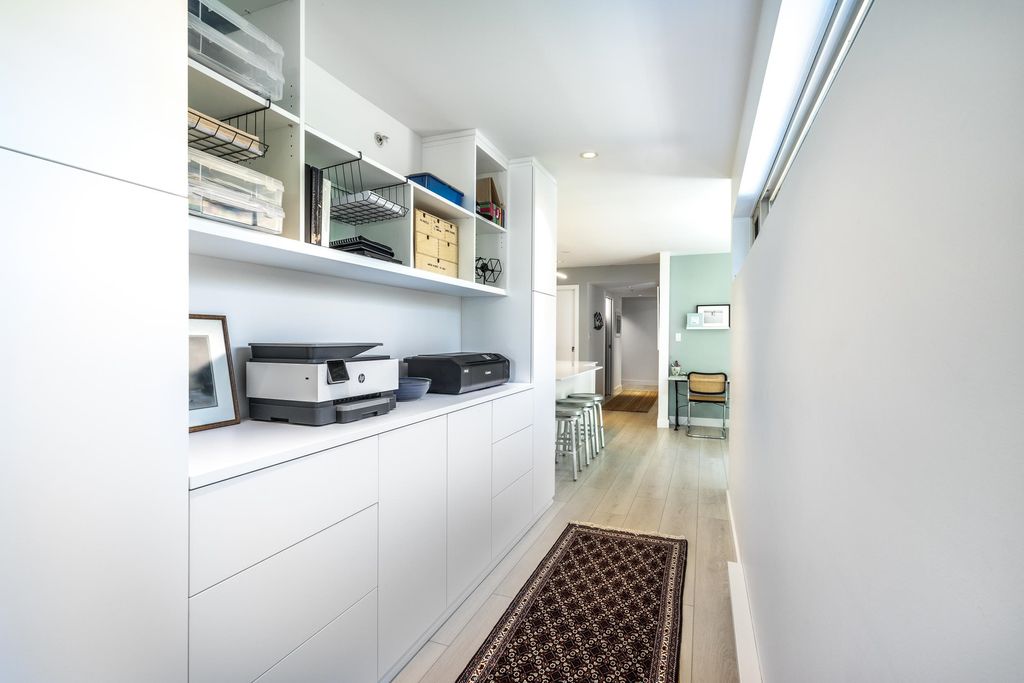 listing image 1109865489787289611