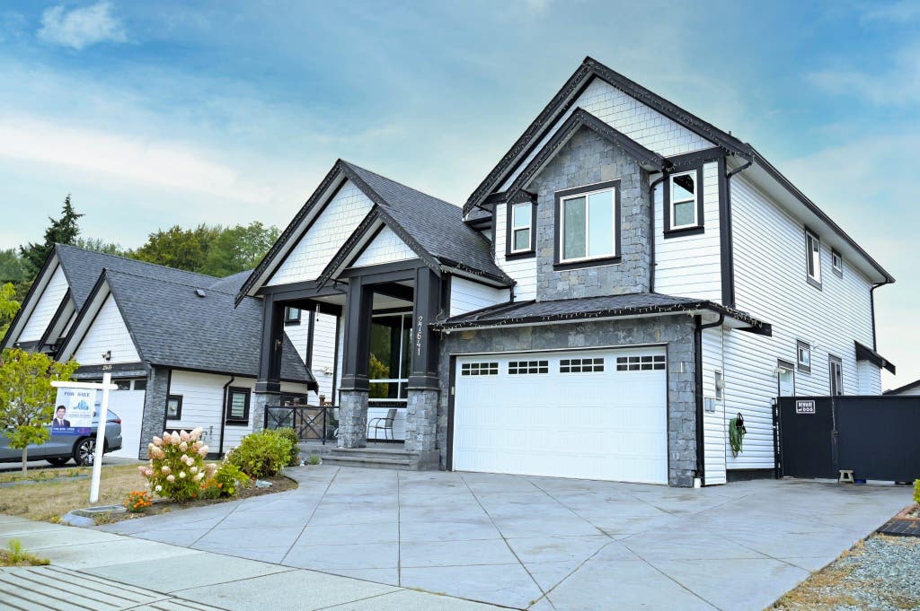 Photo of 27641 Lundeberg Avenue, Abbotsford, BC V4X 0B8 (MLS # R3157713)