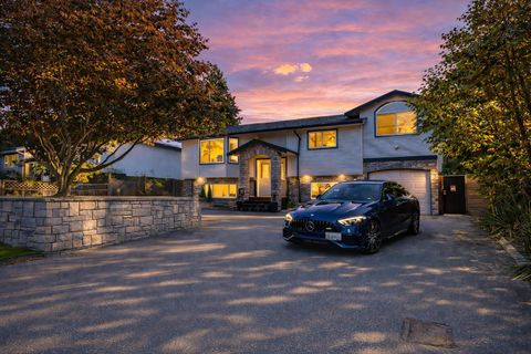 21124 Glenwood Avenue Maple Ridge BC V2X 8K5