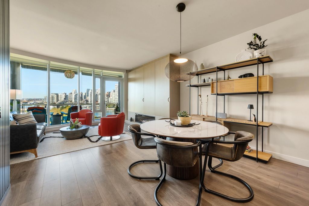 listing image 1104905083821487959