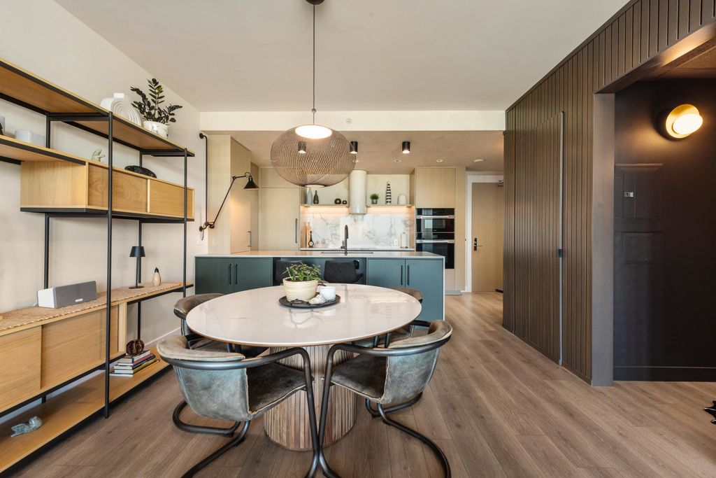 listing image 1109733719378839035