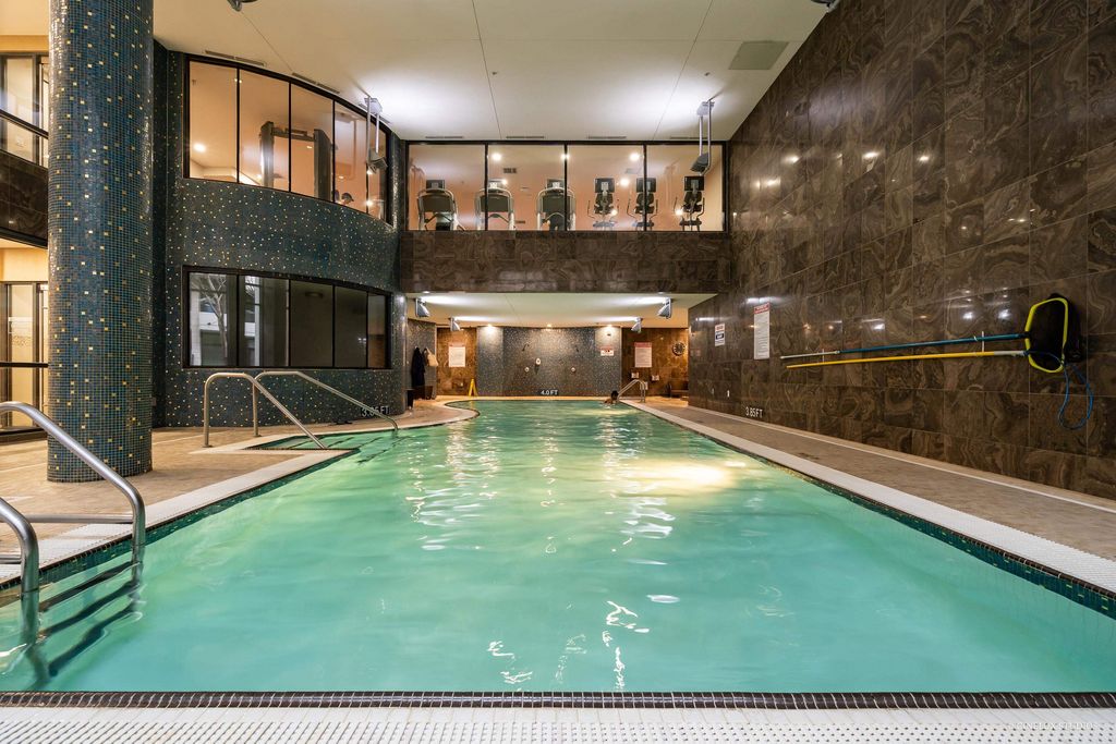 listing image 1102408877735263067