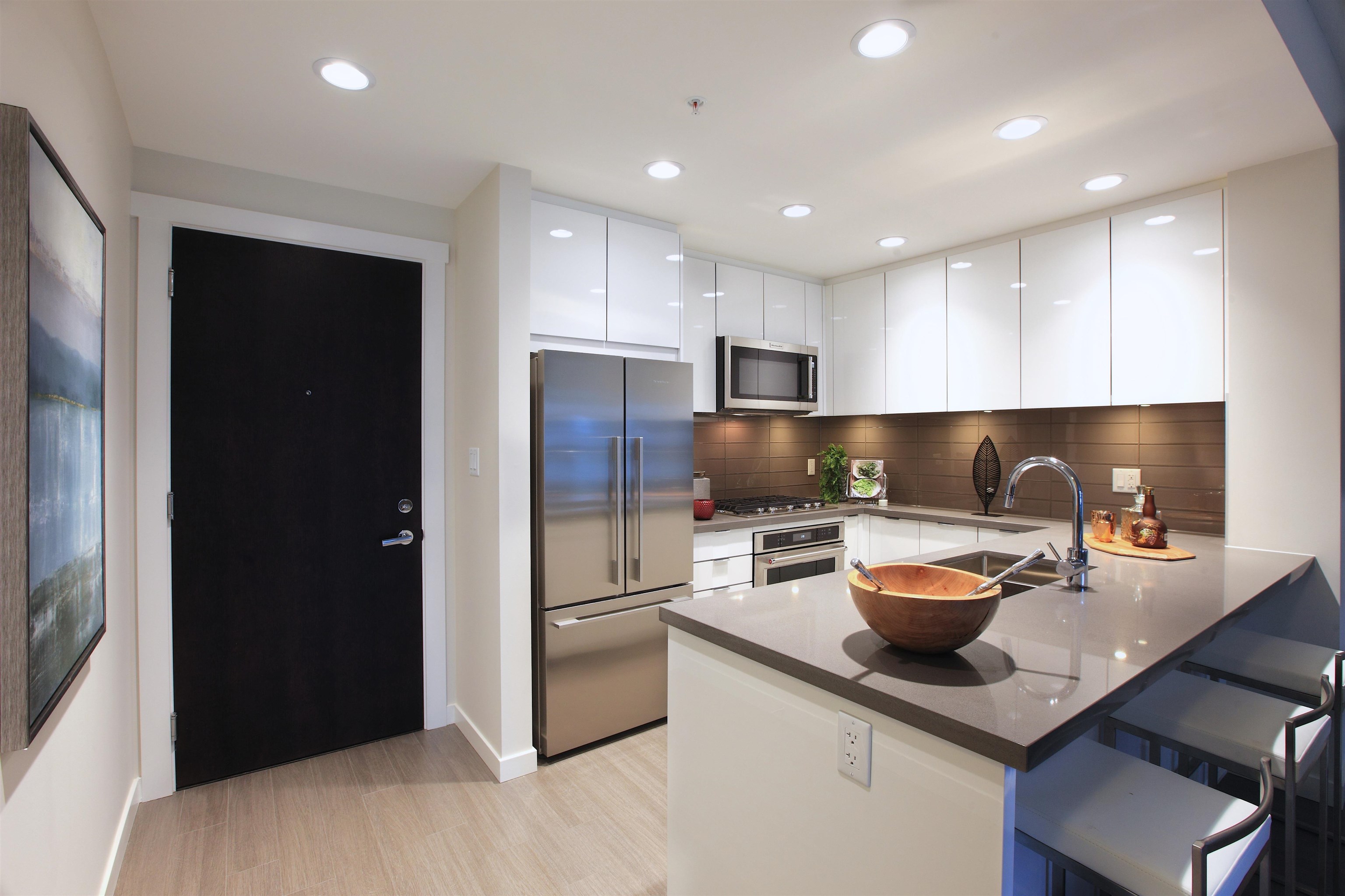 255 W 1st Street 319