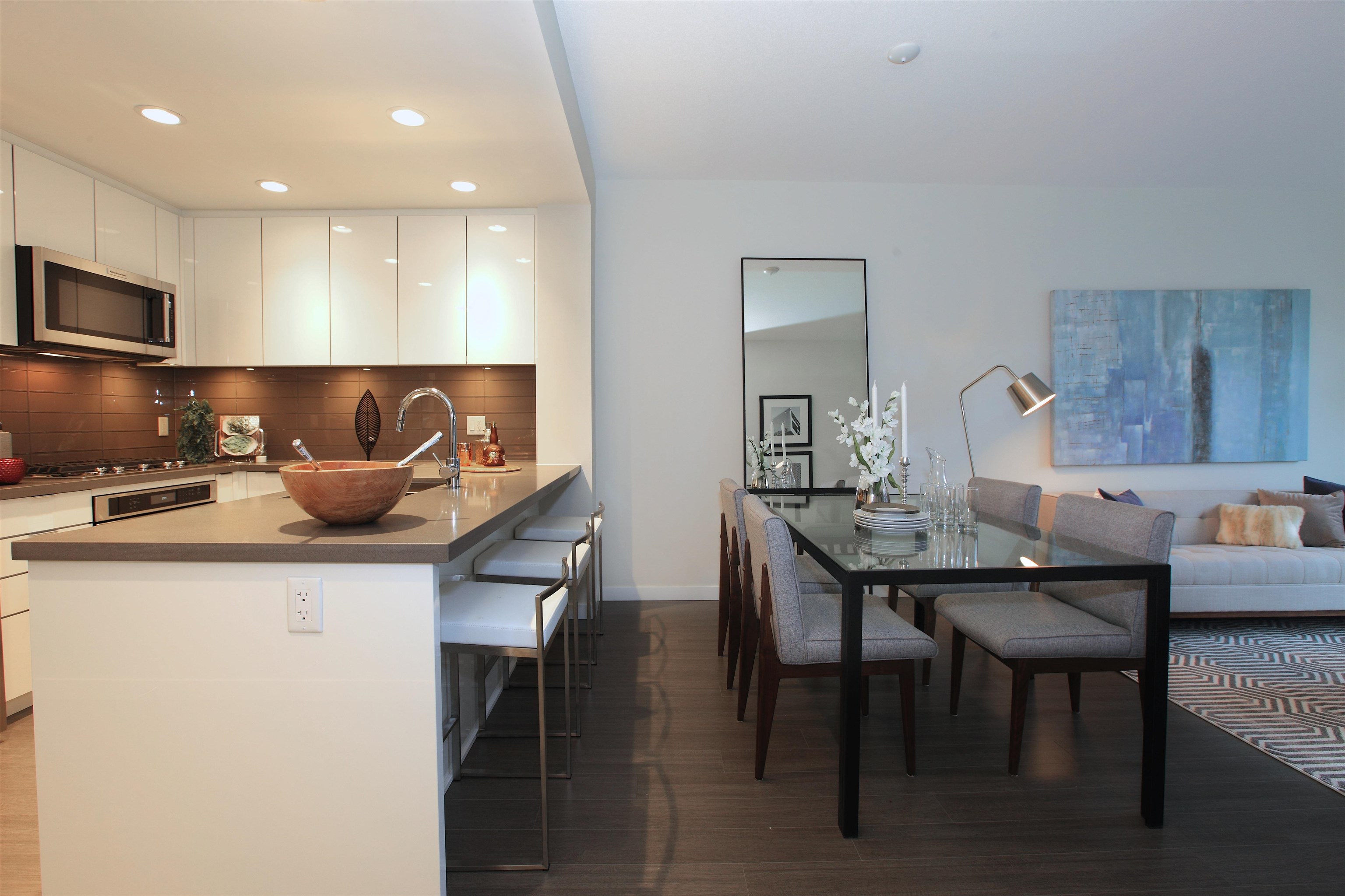 255 W 1st Street 319