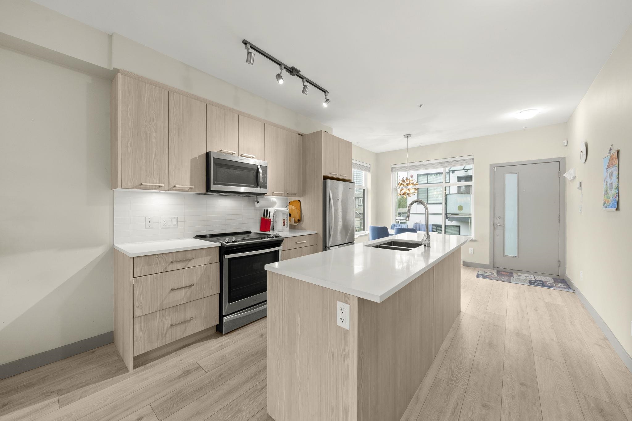 7001 Royal Oak Avenue 216