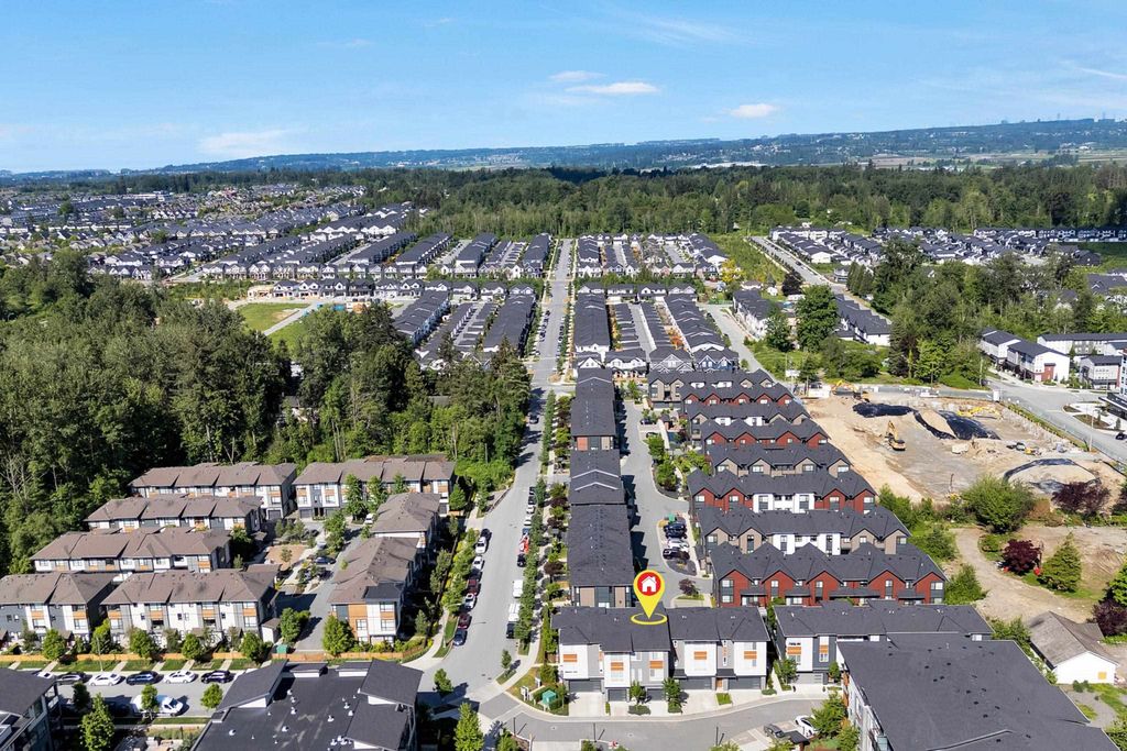 Photo of 19935 75a Avenue #3, Langley, BC V2Y 4L5 (MLS # R3125623)