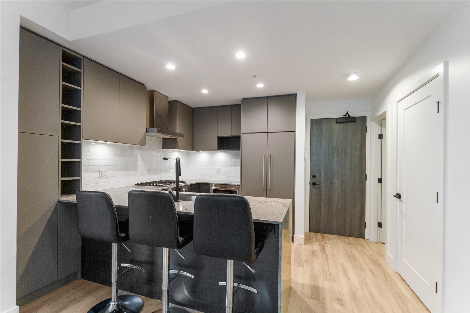 3131 Murray Street 202