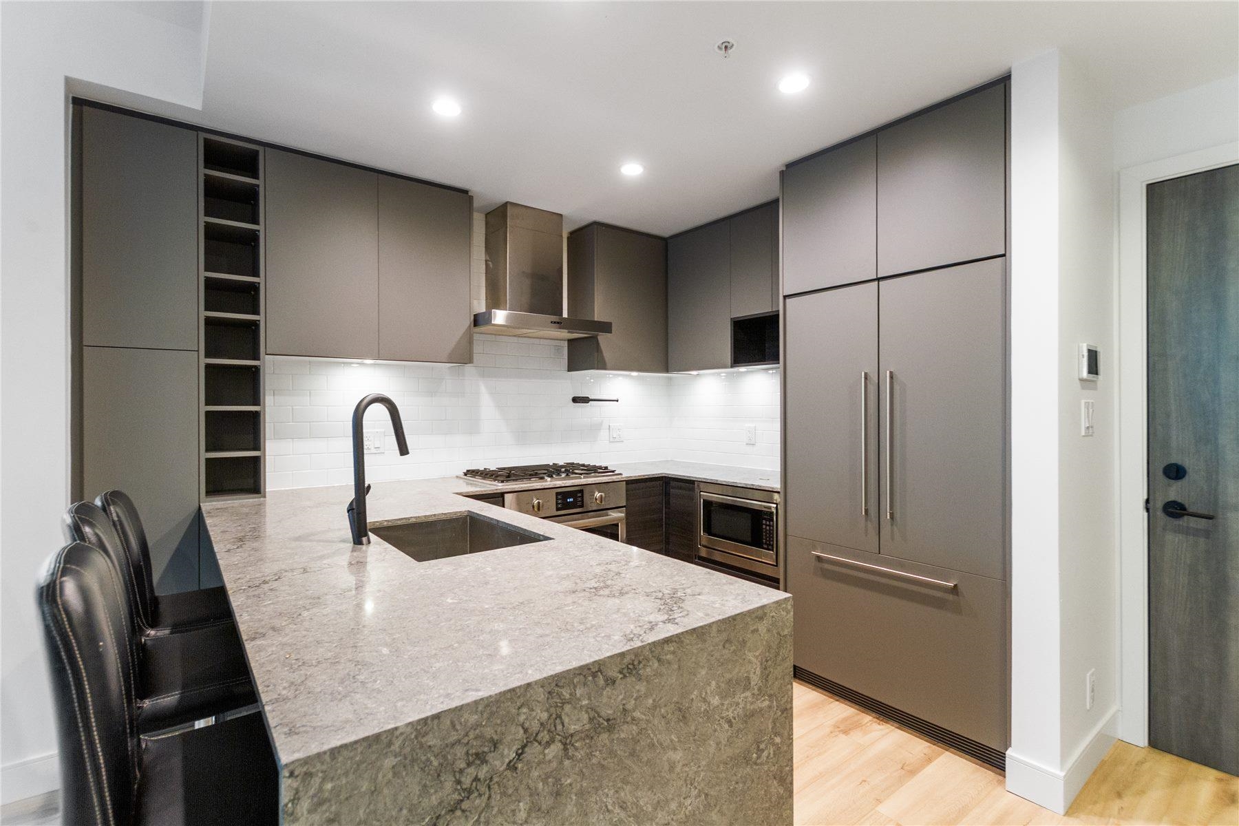 3131 Murray Street 202